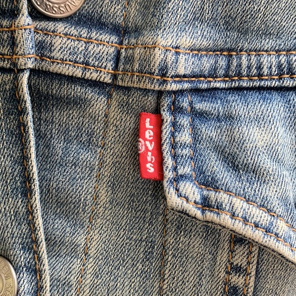 Levi’s Jean jacket - Picture 2 of 3